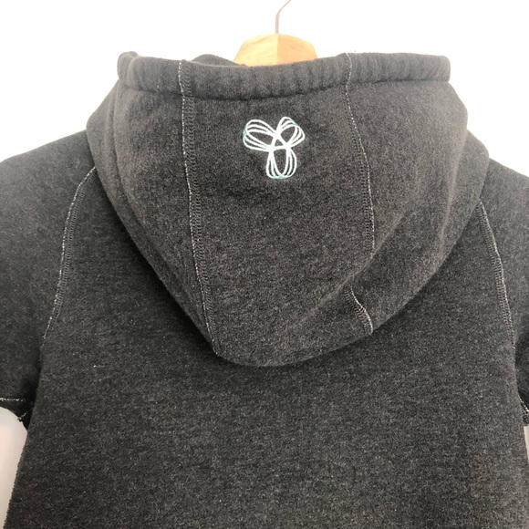 Aritzia TNA Zip Hoodie - Picture 6 of 7